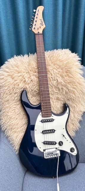 Mooie zgan Cort gitaar