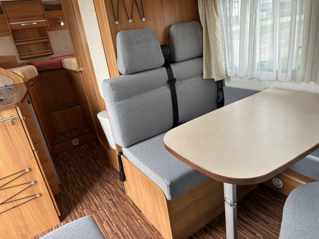 Hymer Onbekend hv 562 compacte hymer van | half-integraal met lengtebedden 