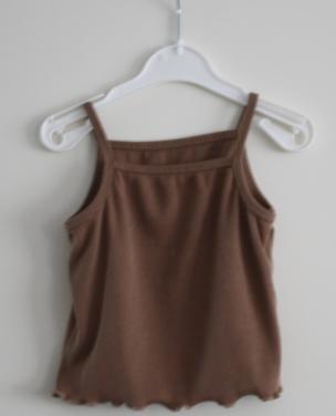 Bruine top  maat 104