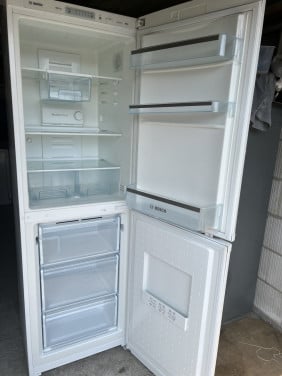Bosch NoFrost koel vries combinatie Koelkast vriezer 191x60 cm.