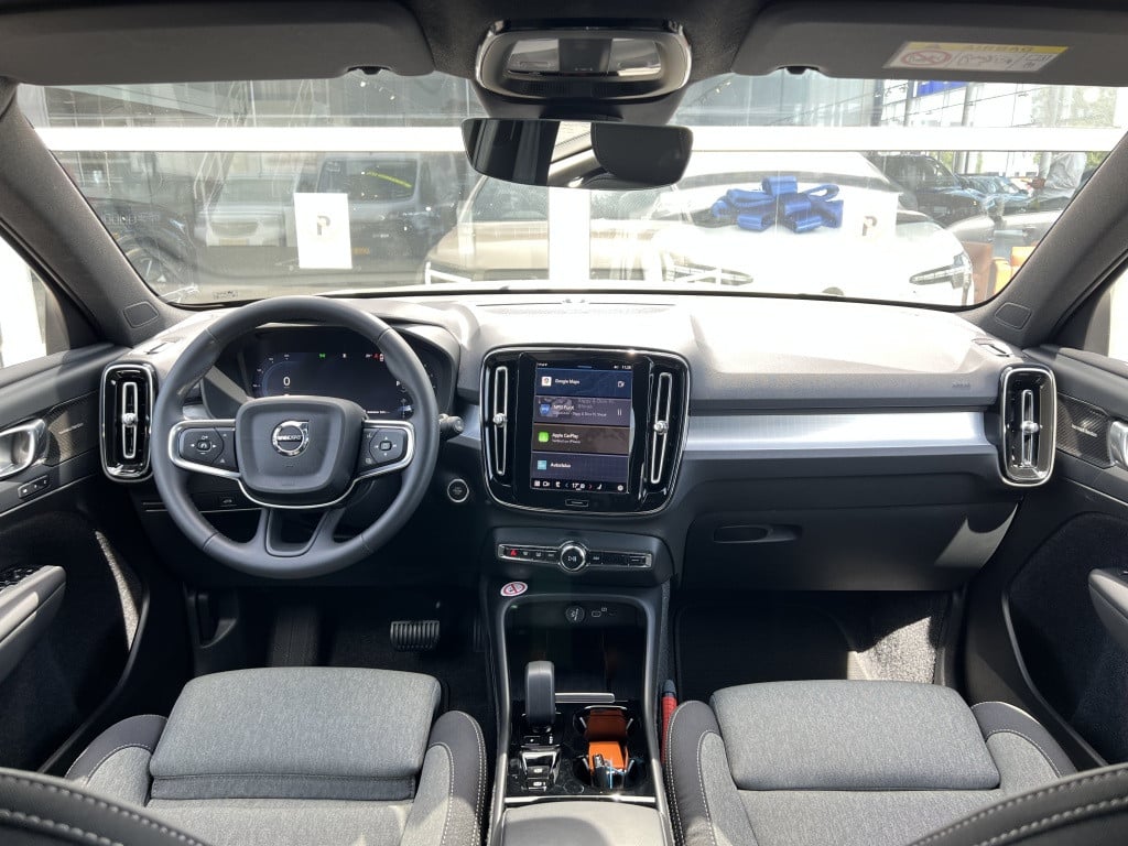 Volvo XC40 b4 197pk plus dark| adap.cruise| trekhaak|camera| googlemaps| el