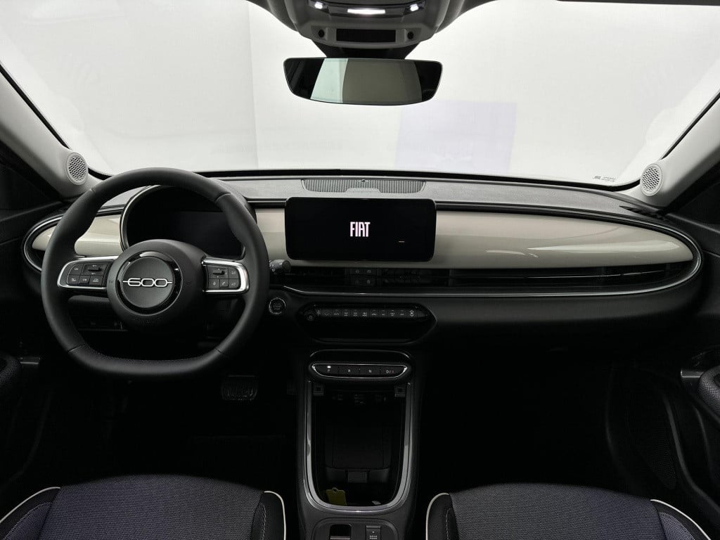 Fiat 600 600e urban 54 kwh | voorraadmodel | snel rijden mogelijk |  full o