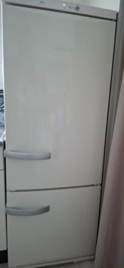 Koelkast met diepvrieskast