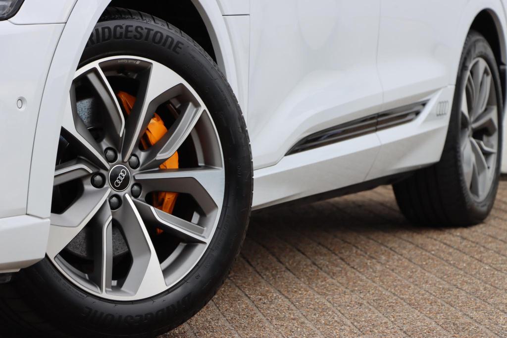 Audi E-tron 55 quattro s edition 95 kwh 408pk | soh 92,1% |