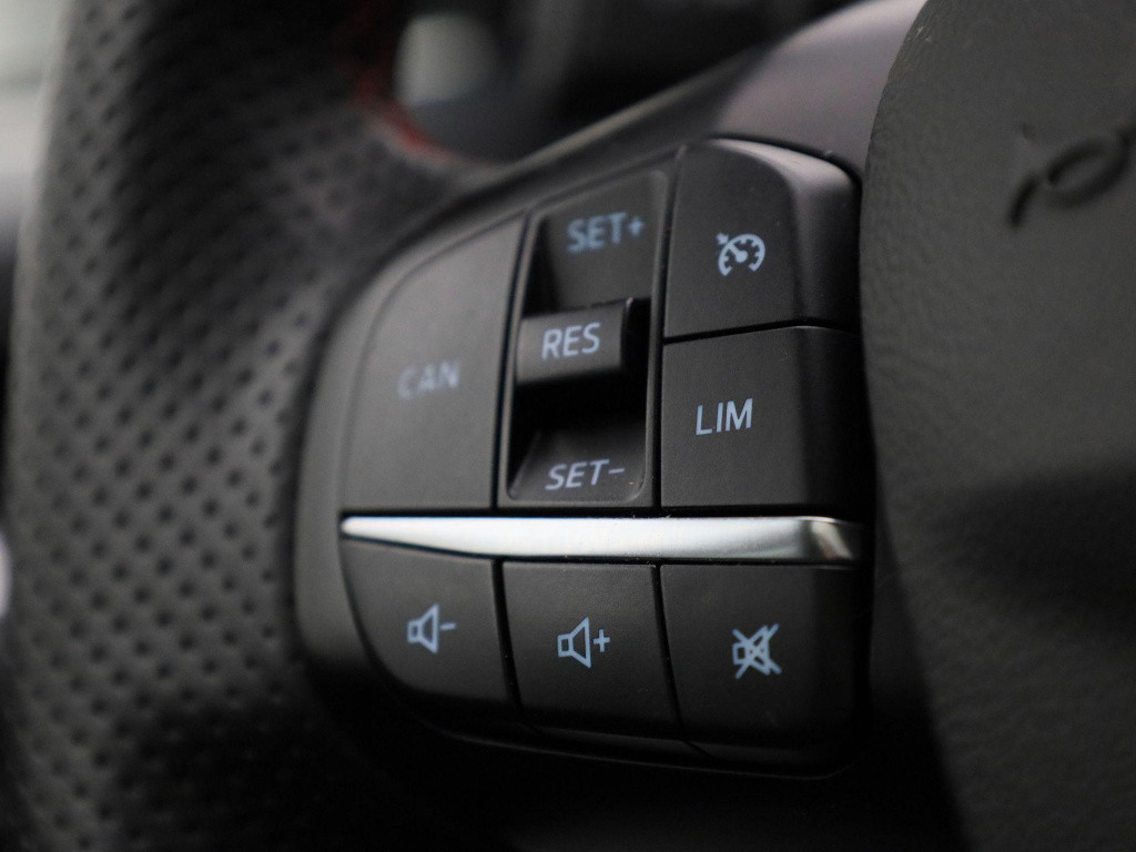 Ford Focus wagon 1.0 ecoboost active business | panorama dak | parkeer sens