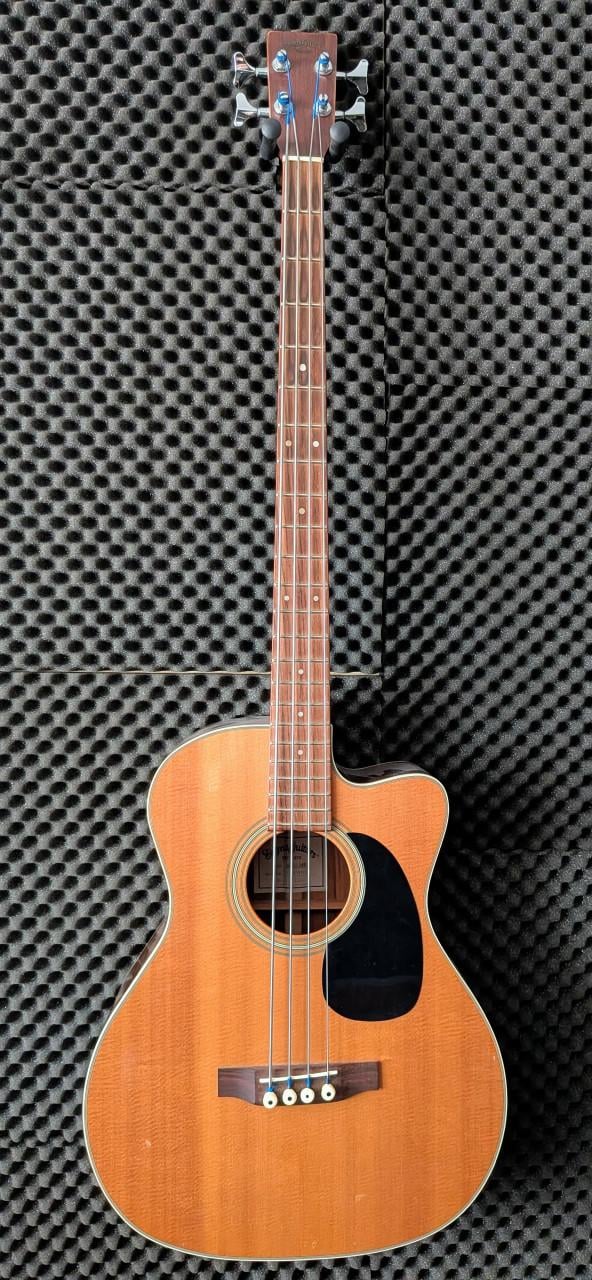 Sigma akoestisch- elektrische 4-snarige basgitaar