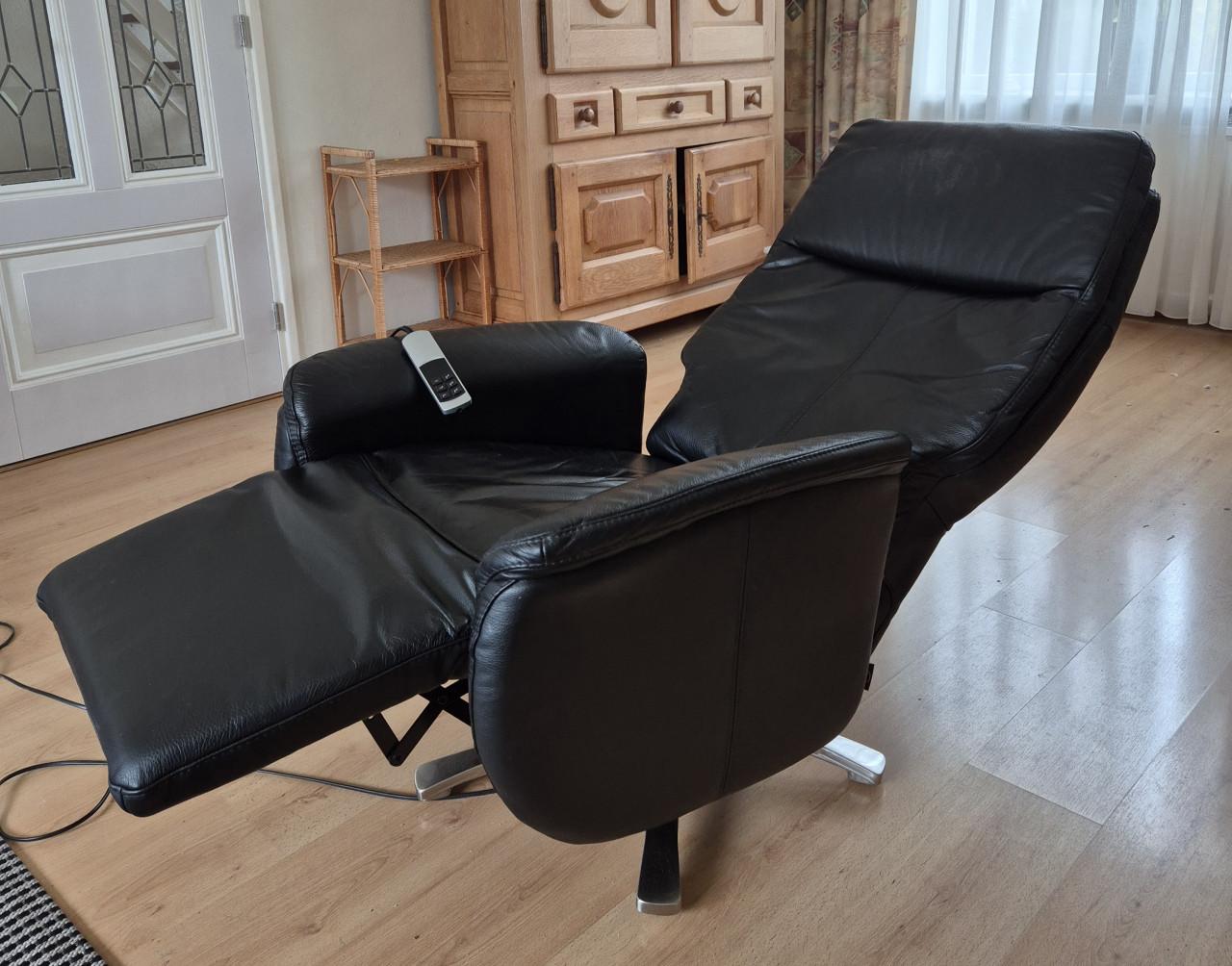 Electrisch verstelbare draaibare relaxstoel