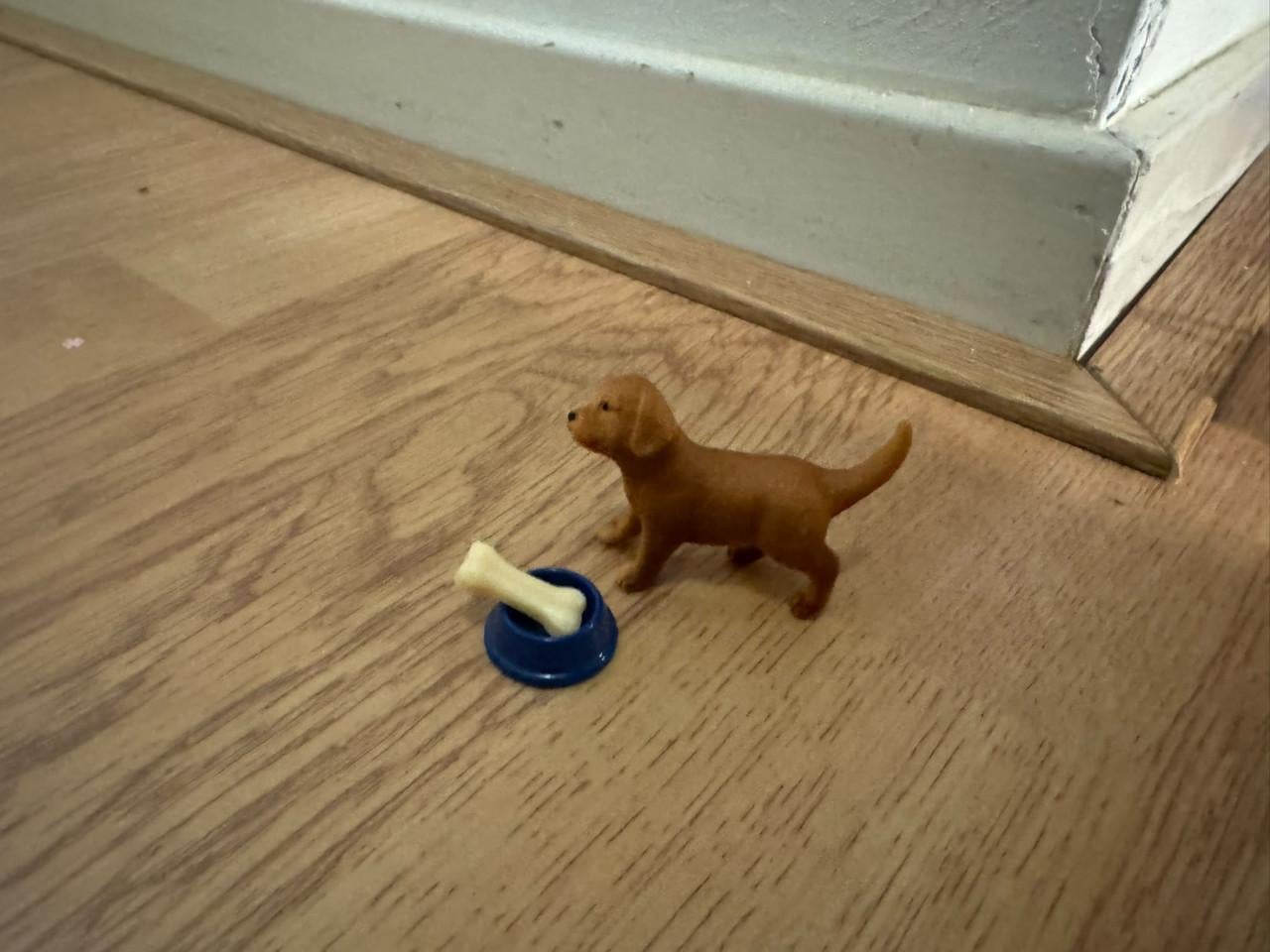 Schleich Labrador Retriever pup