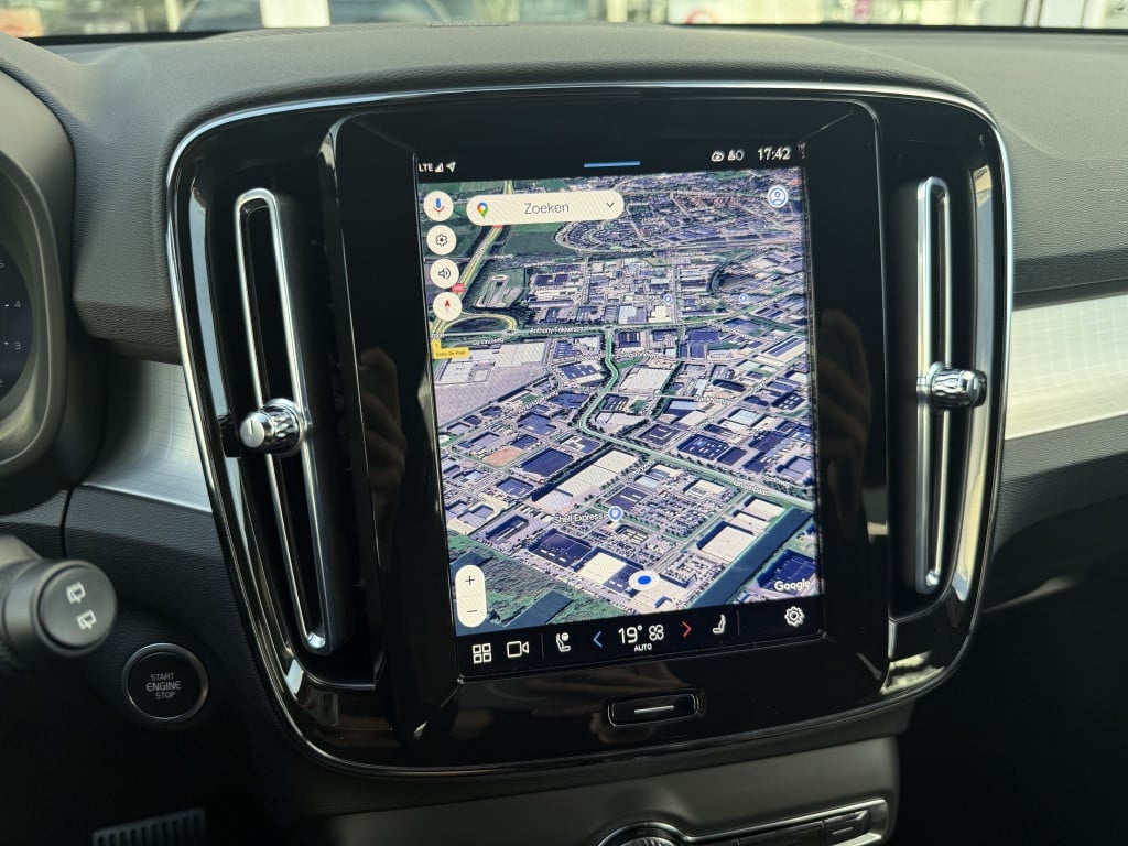 Volvo XC40 b4 197pk aut7| plus dark| adap.cruise| trekhaak| camera| elek.st