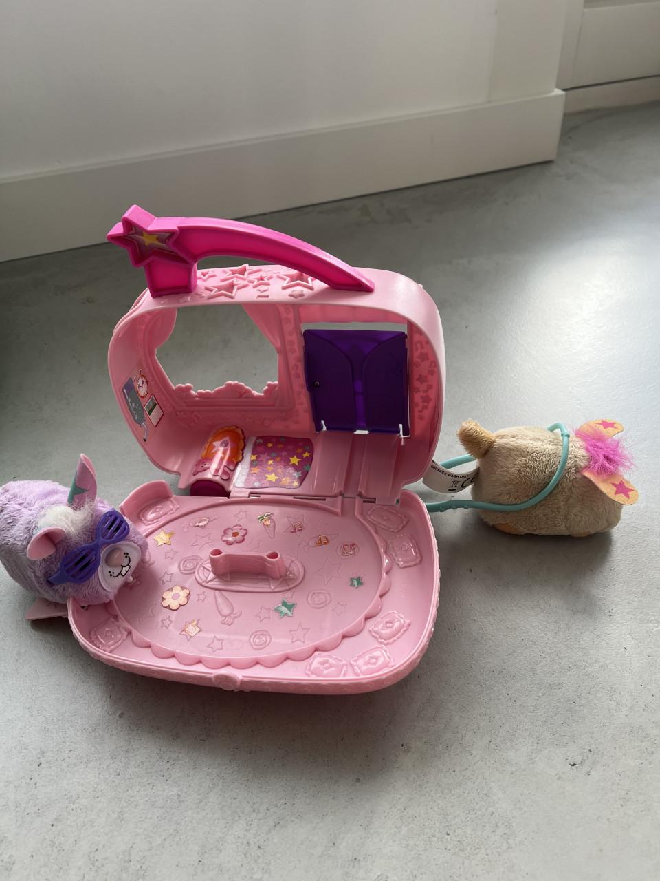 Te koop: Hasbro Furry Fernzies speelstad + Accesoires