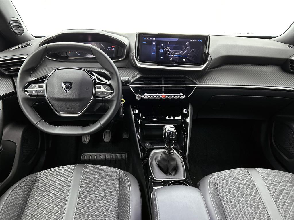 Peugeot 2008 100 pk allure | rijklaar | parkeersensoren rondom | apple carp