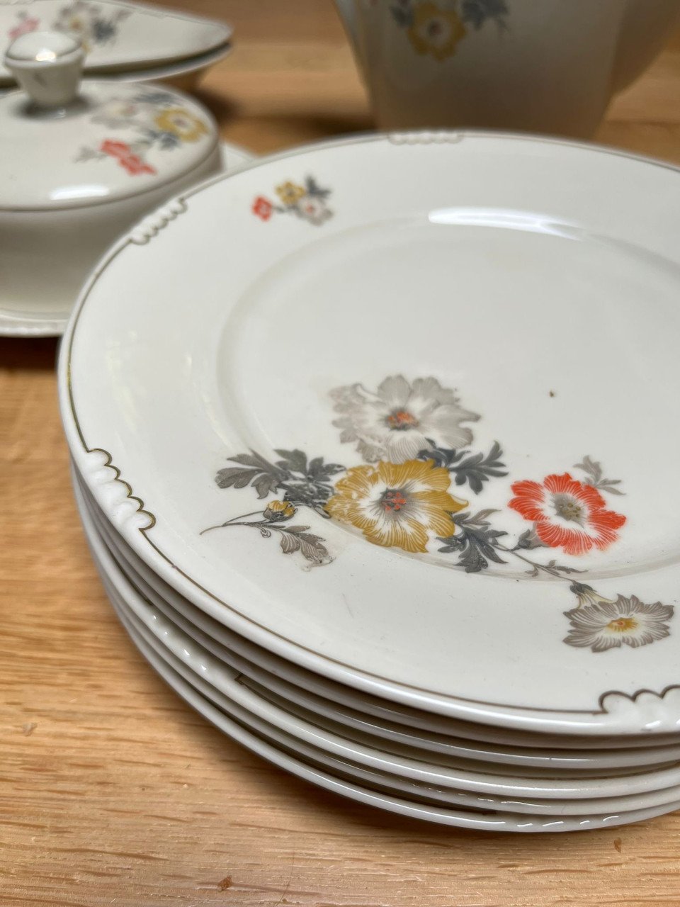 Servies, in zeer goede staat