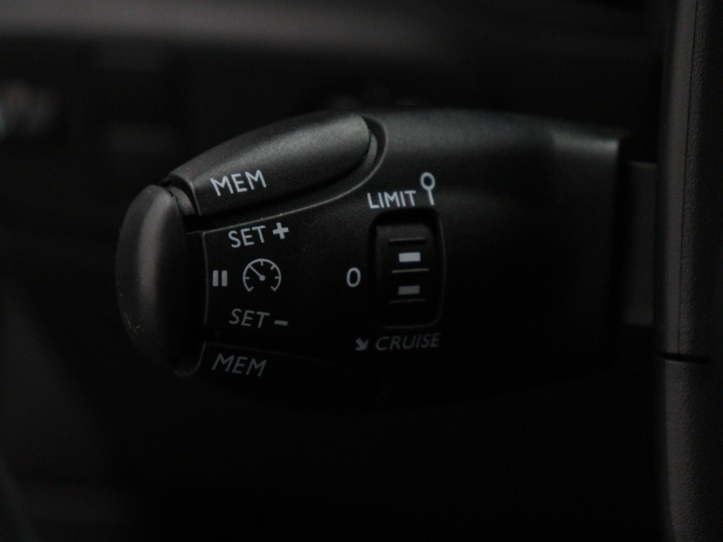 Citroen C3 82 pk c-series | rijklaar | parkeersensoren achter | apple carpl
