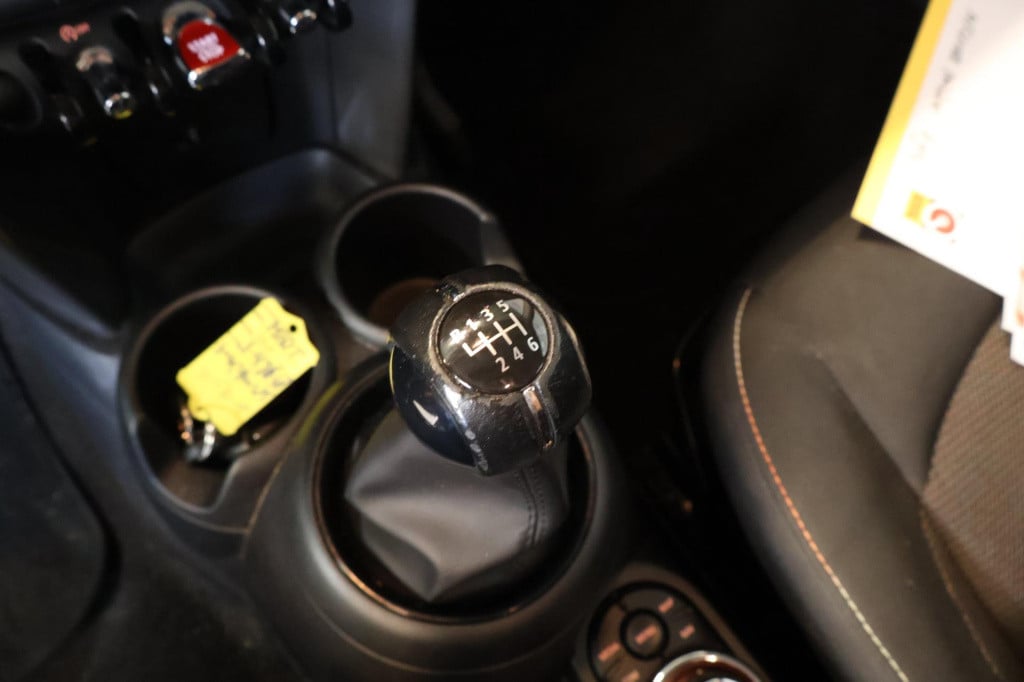 Mini One mini 1.5 business edition nl auto, cruise controle, appconnect, al