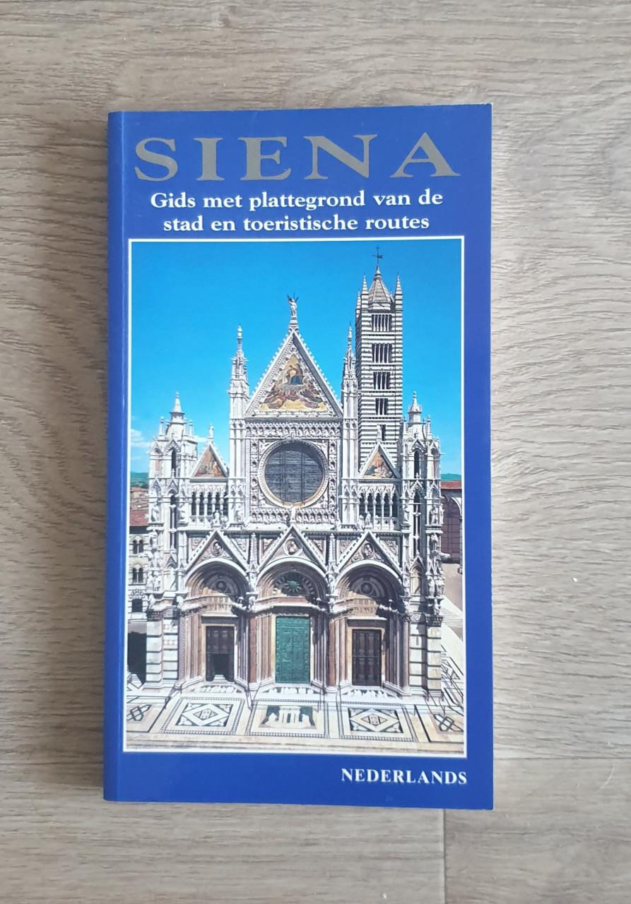Siena, gids met plattegronden v.d. stad en toeristische routes