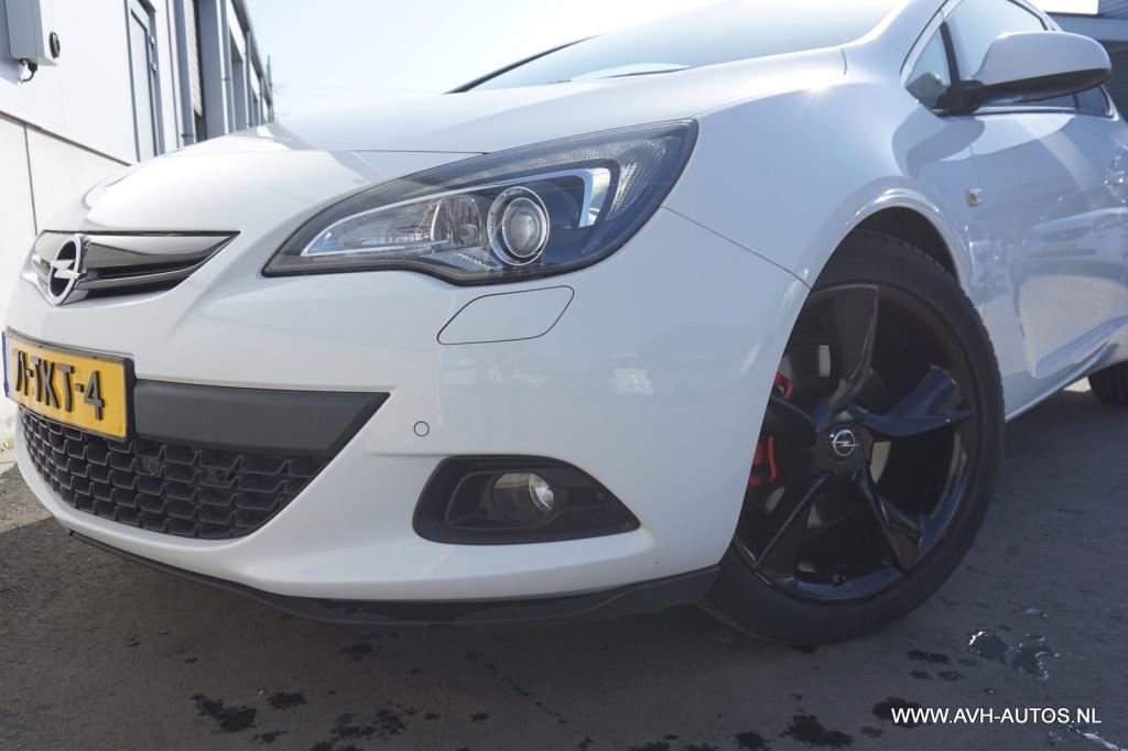 Opel Astra gtc 1.4 turbo sport