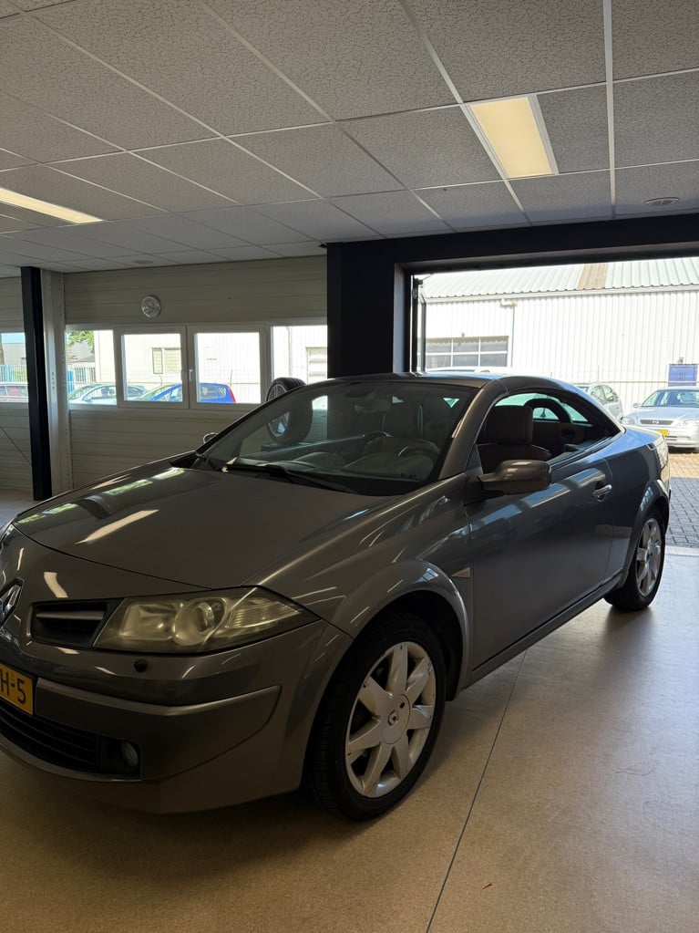 Renault Megane coupé-cabriolet 2.0-16v ultimate edition