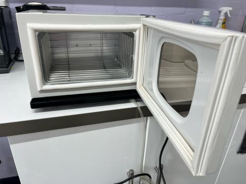 Hot cabinet ( handoek warmer)