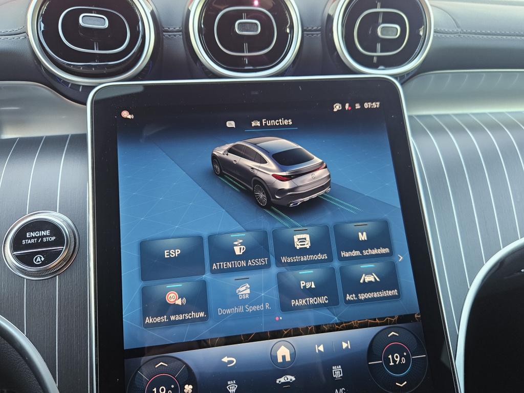 Mercedes-Benz Glc 200 4matic amg line | acc | camera | carplay