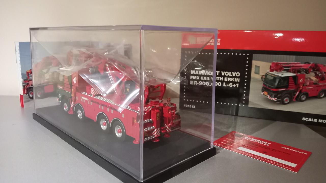 Mammoet Volvo FMX 8x4 met Erkin 200.00L-6.1