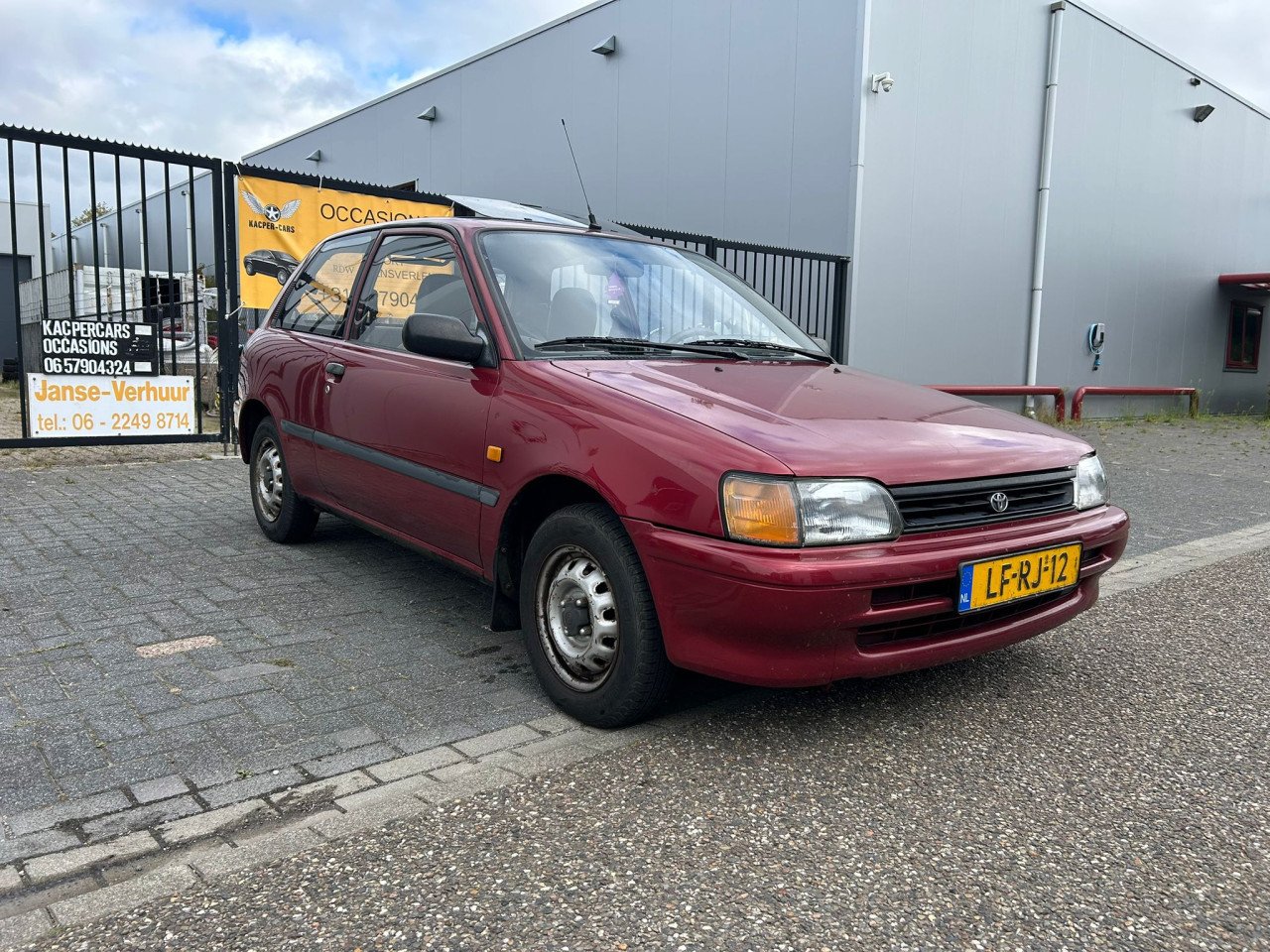 Toyota Starlet 1.3i Sport ONVERWOESTBAAR MET 2 JAAR APK EN TREKHAAK