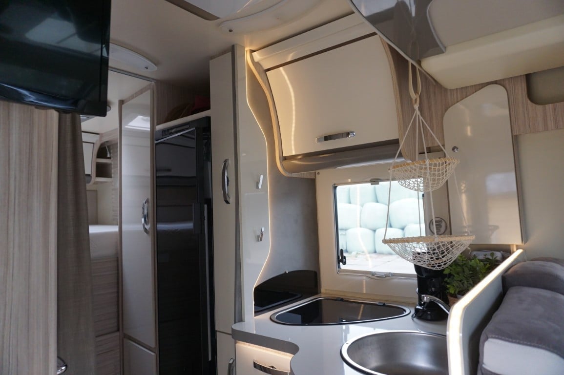 Elnagh T-Loft 450 uit 2021 met 30000km euro 6
