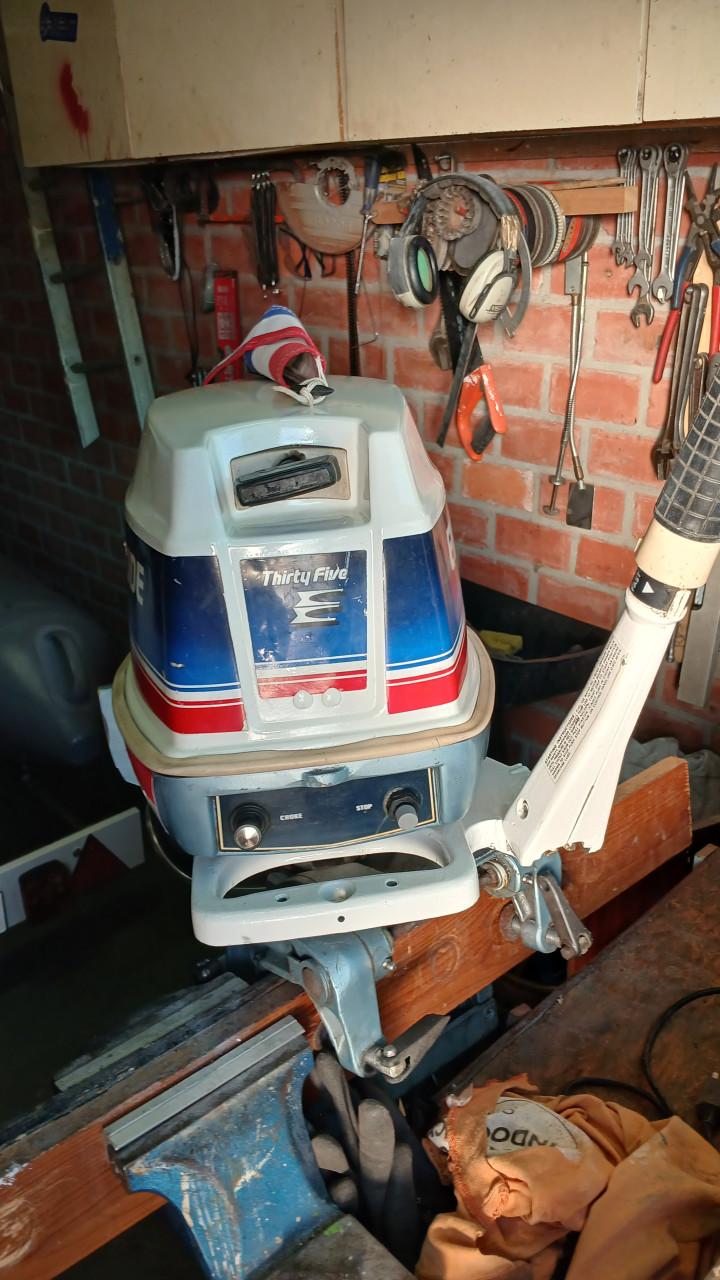 35pk Evinrude kortstaart handbediend