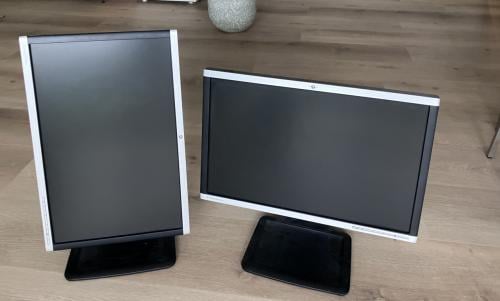 2x monitor 22 inch