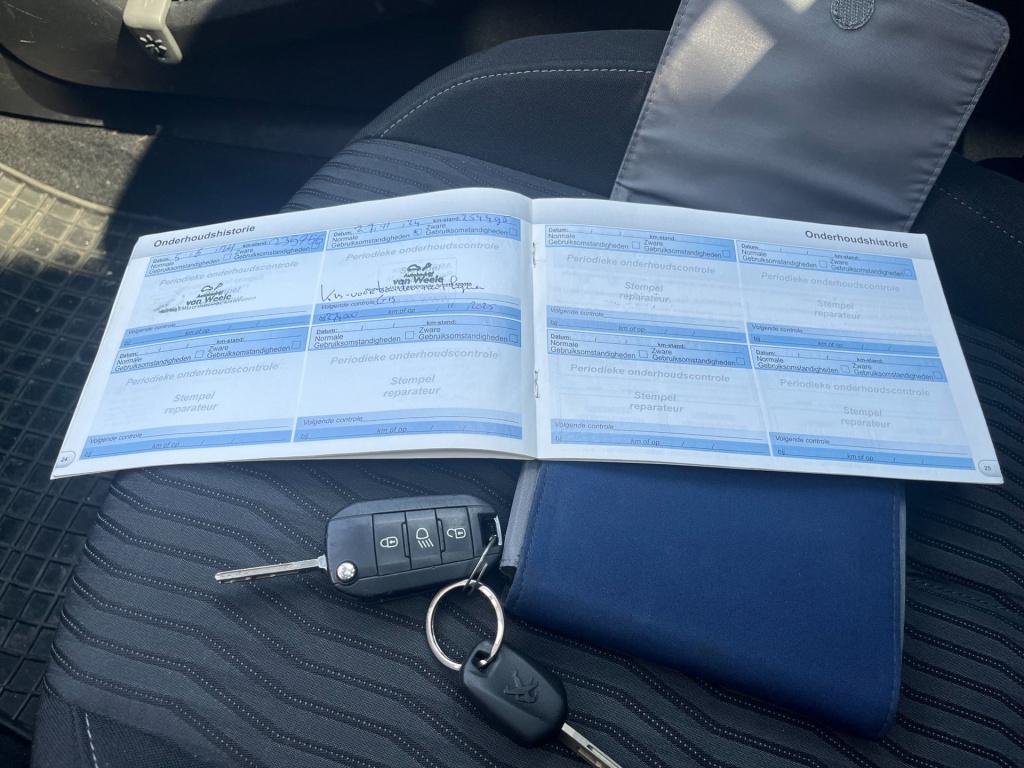 Peugeot 308 sw 1.6 bluehdi blue lease executive | pano | trekhaak