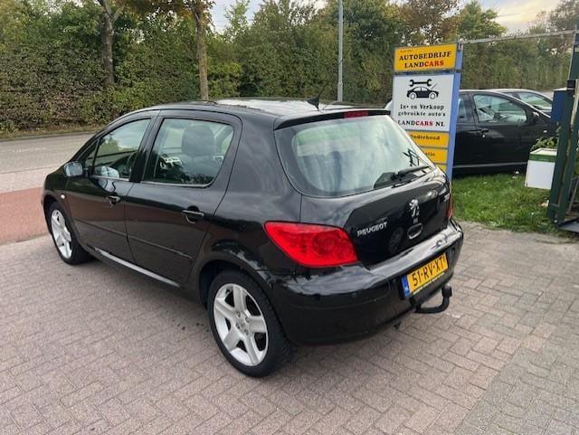 Peugeot 307 2.0-16v xsi automaat met trekhaak