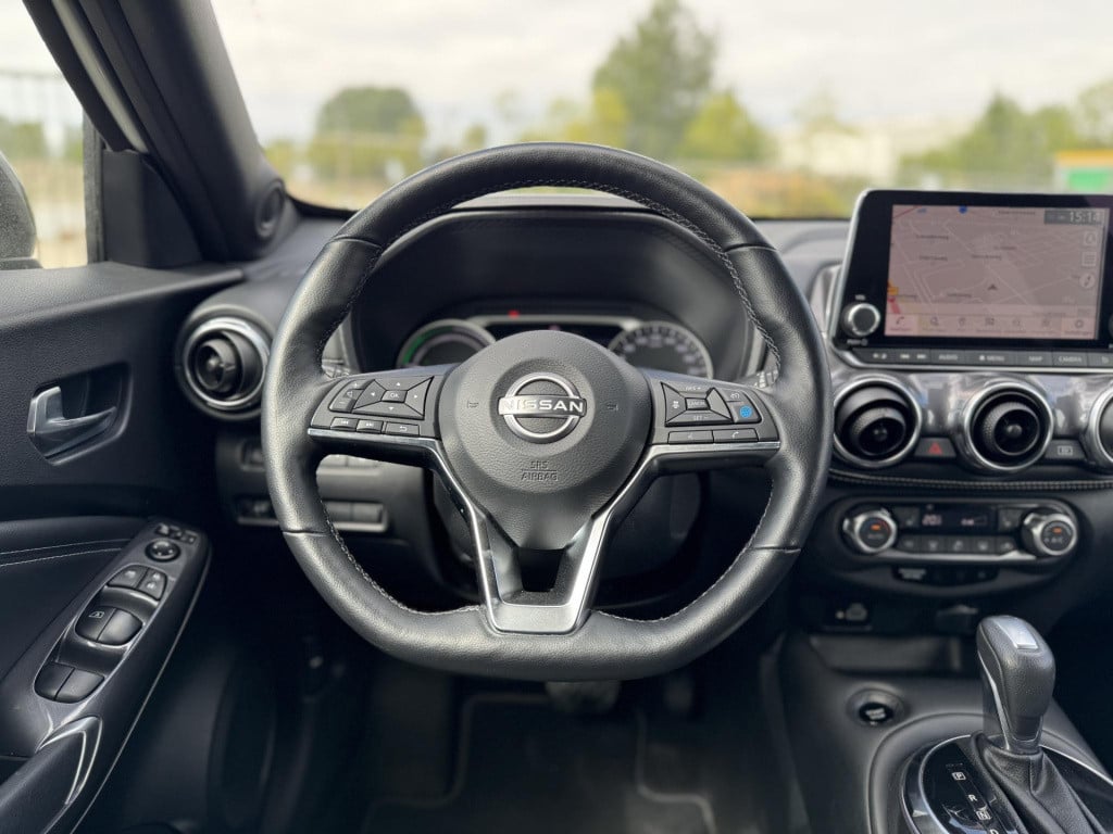 Nissan Juke 1.6 hybrid tekna full options!
