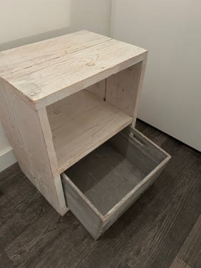 Houten tafeltje of kastje