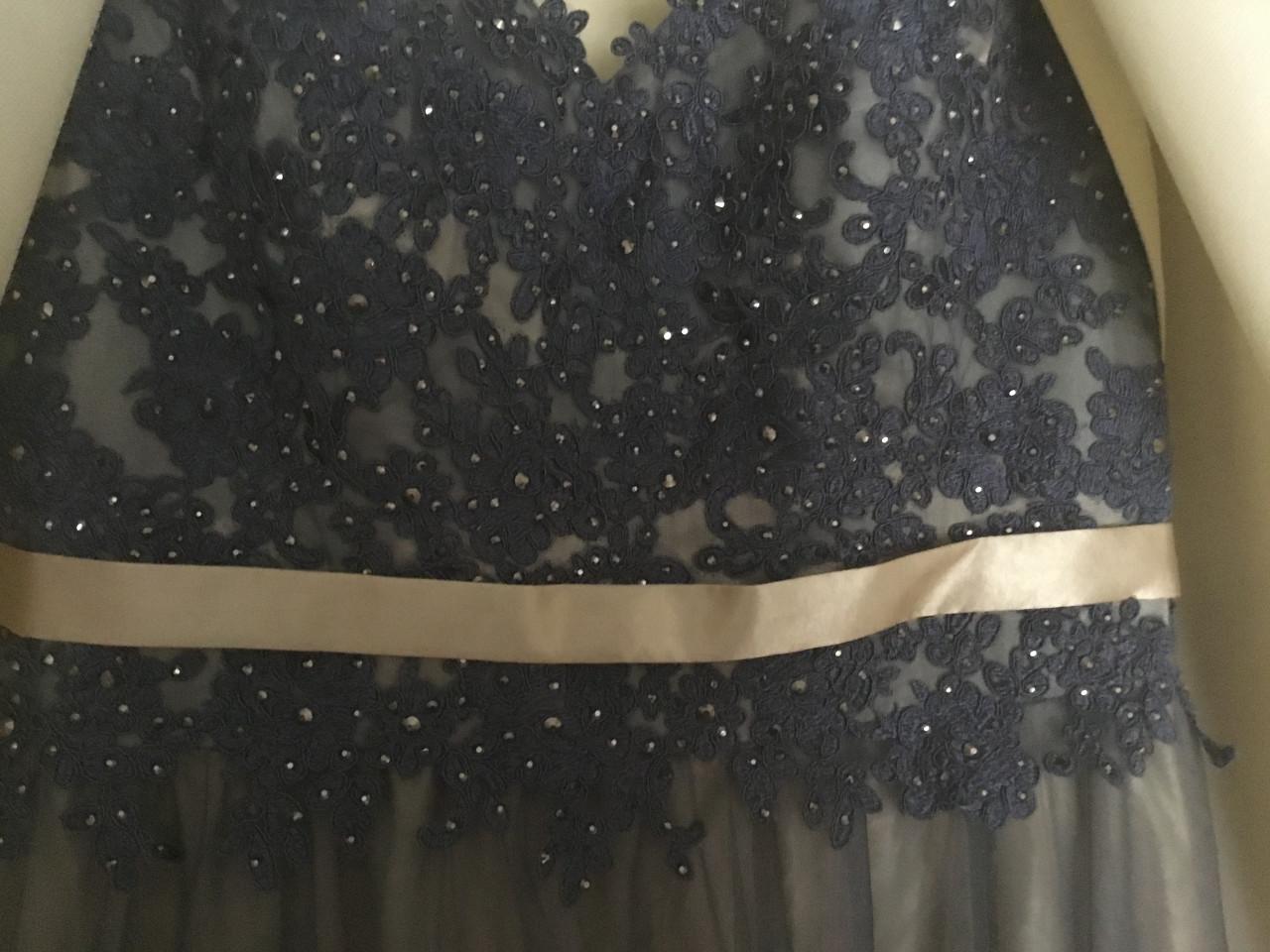 Bruidsjurk/ feestjurk maat  42/ 44