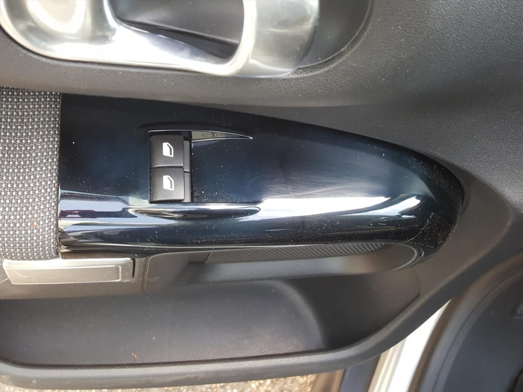 Citroen C4 Cactus vti 82pk airdream shine etg5 automaat navigatie | trekhaa