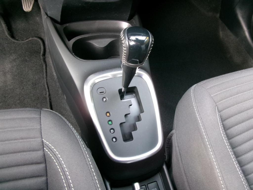 Toyota Yaris 1.5 hybrid clima, camera, multimedia, bluet.