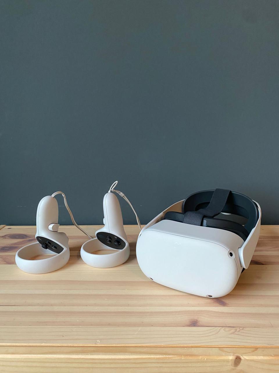 Oculus Quest 2 (Meta)