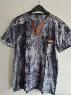 Violento blauw tinten T-shirt Maat M