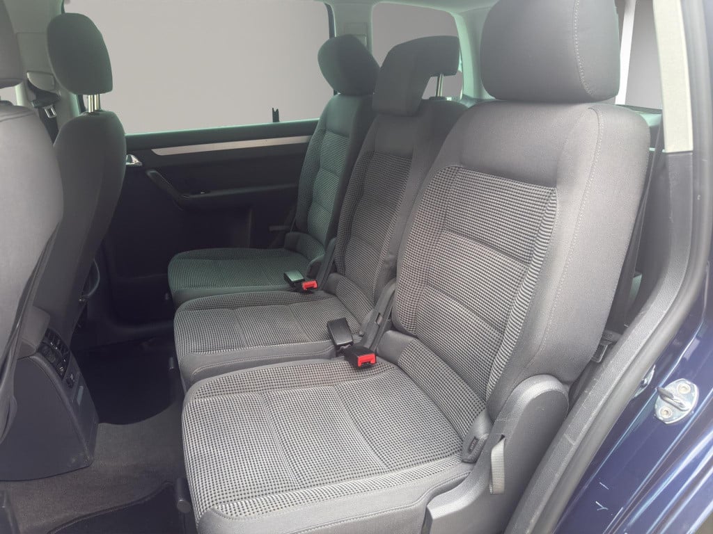 Volkswagen Touran 1.6-16v fsi highline clima cruise trekhaak