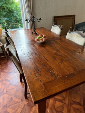 Prachtige Koloniale tafel bieden