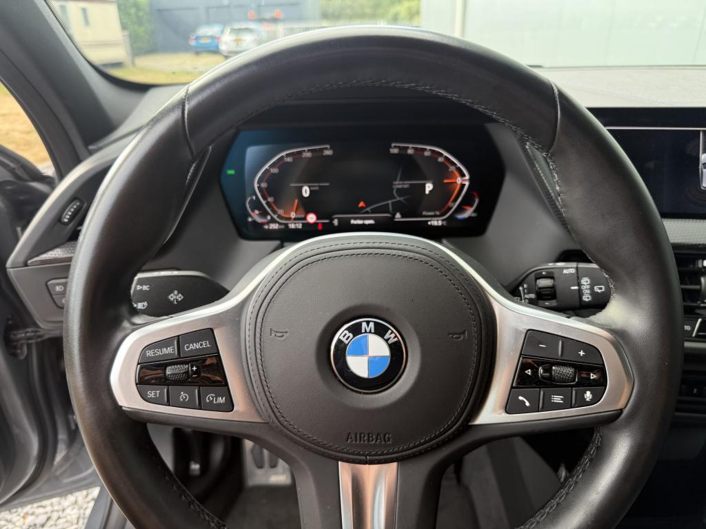 BMW 1 Serie 120i automaat high executive m-sportpakket 5-drs