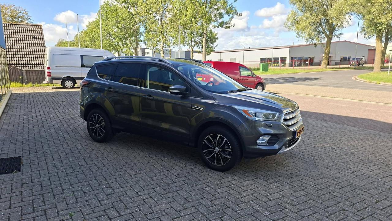 Ford KUGA 1.5 EcoBoost ST Line 5drs bj:2017 airco navigatie lm-velgen