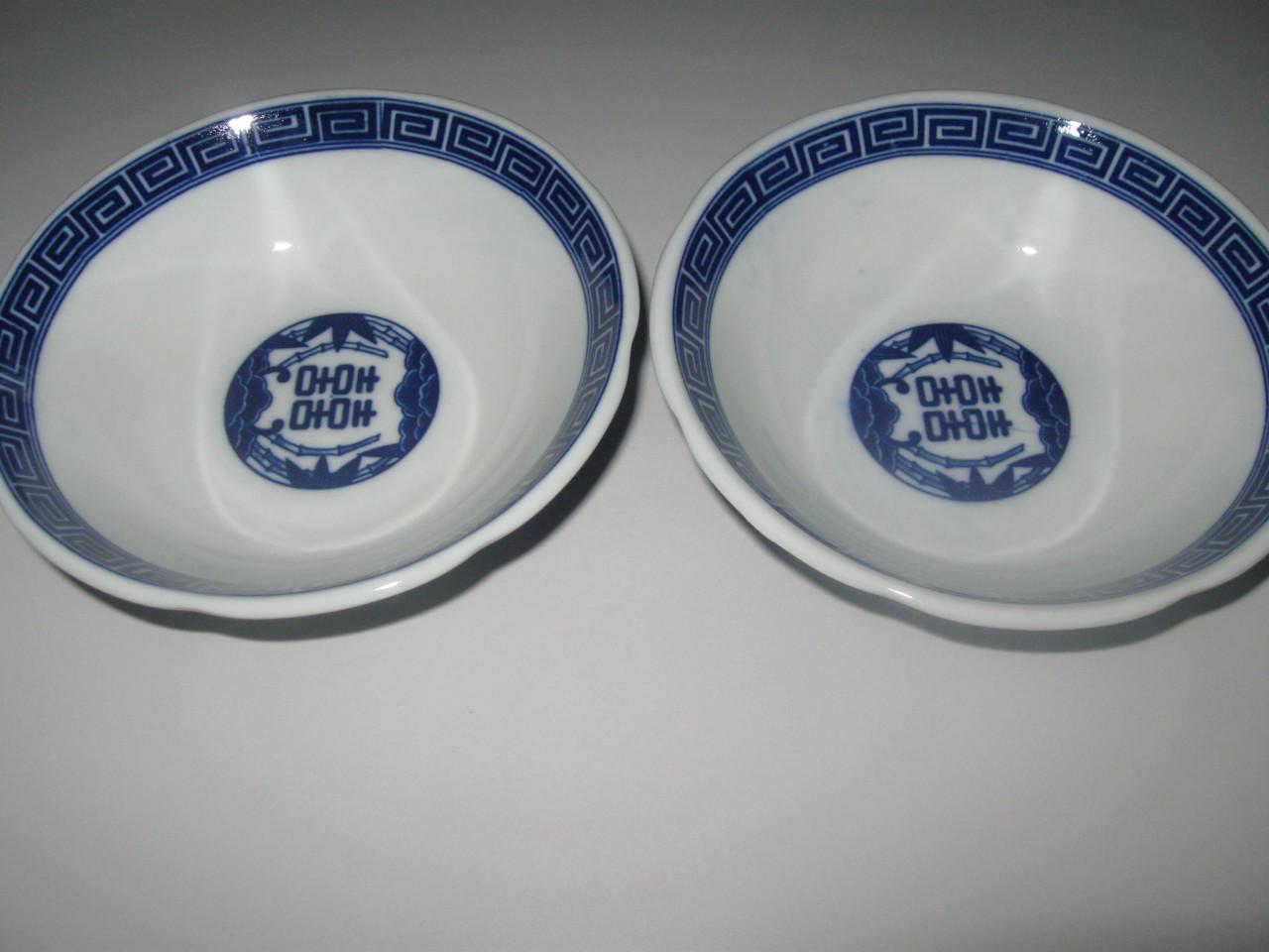 2 Japanse  schaaltjes