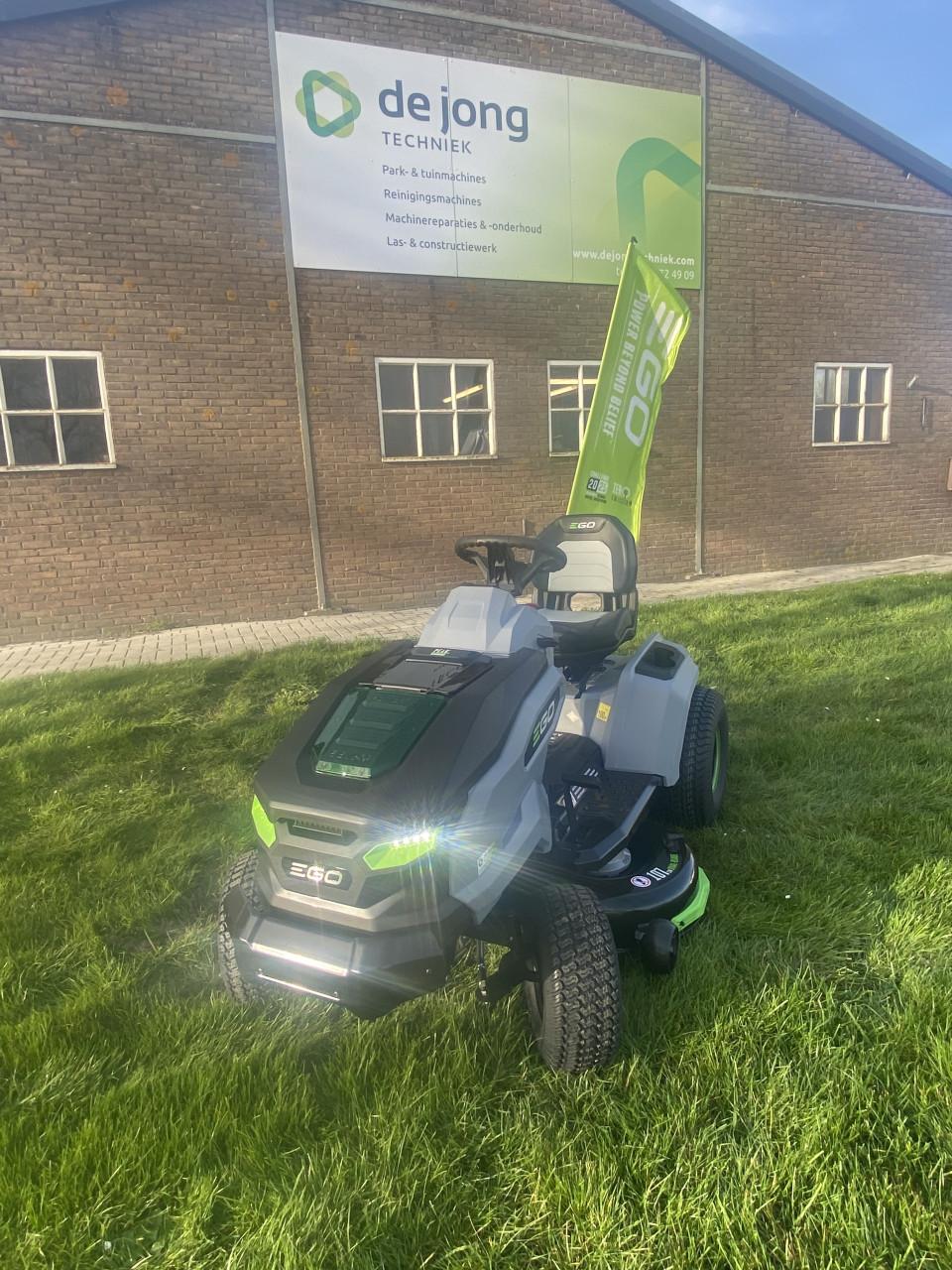 EGO accu zitmaaier met zij uitworp