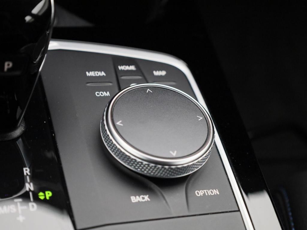 BMW 1 Serie 120i business edition | m-sport | automaat | navigatie | stoel/