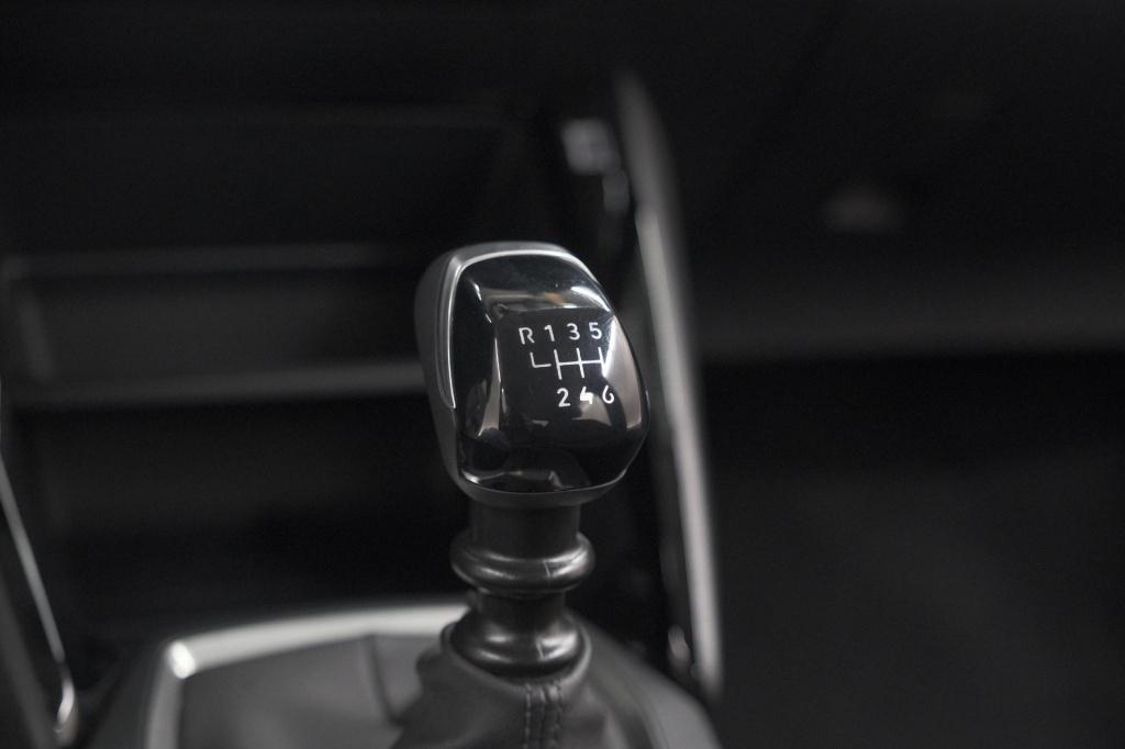 Peugeot 208 puretech 100 style | navigatie | cruise control | apple carplay