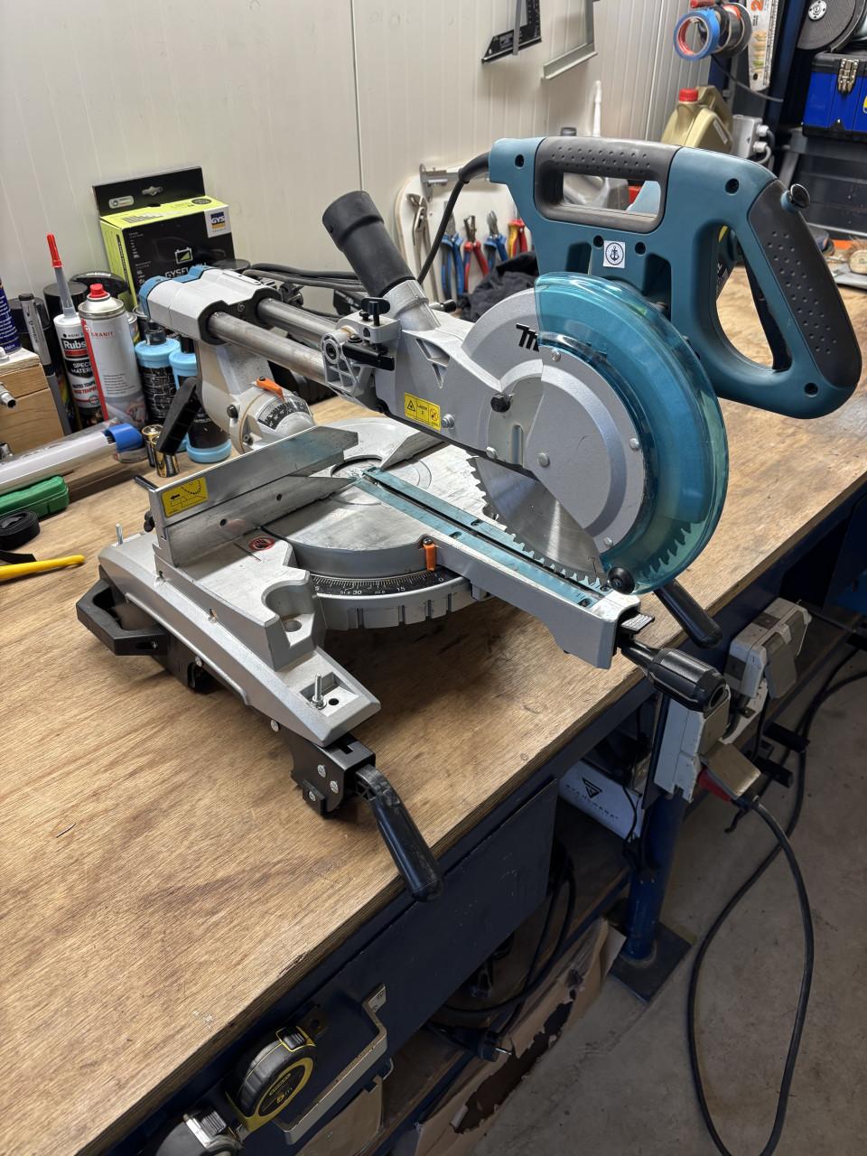 Makita afkortzaag ls1018
