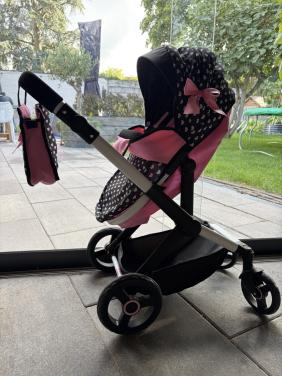 Mooie poppenwagen
