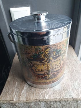 Jaren 70 heel mooie vintage ijsemmer AEG met oude wereldkaart...
