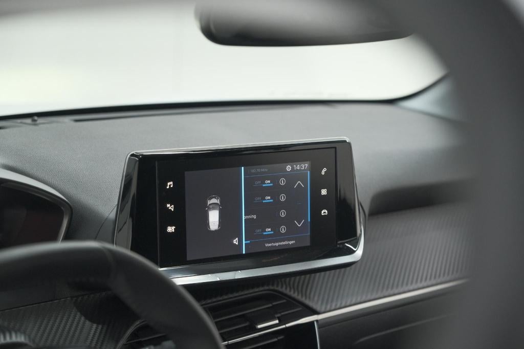 Peugeot 208 puretech 100 pk allure | apple carplay | parkeersensoren | lich