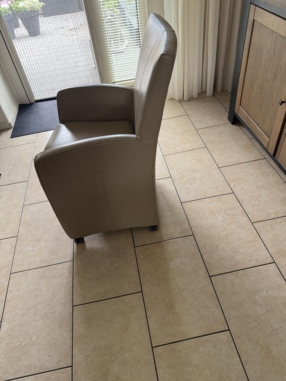 6 eethoekstoelen leer